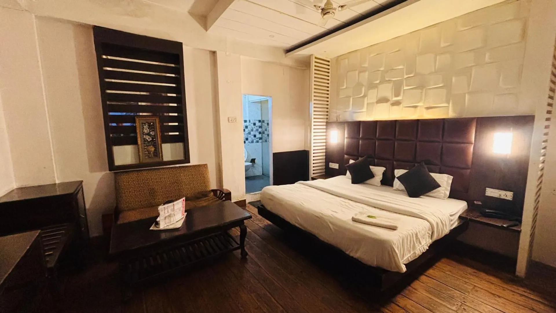 Guest house Ganga !! Near Mall Road !! Budget Friendly !! Shimla India