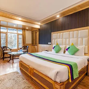 Treebo Greenland, Mall Road Hotel